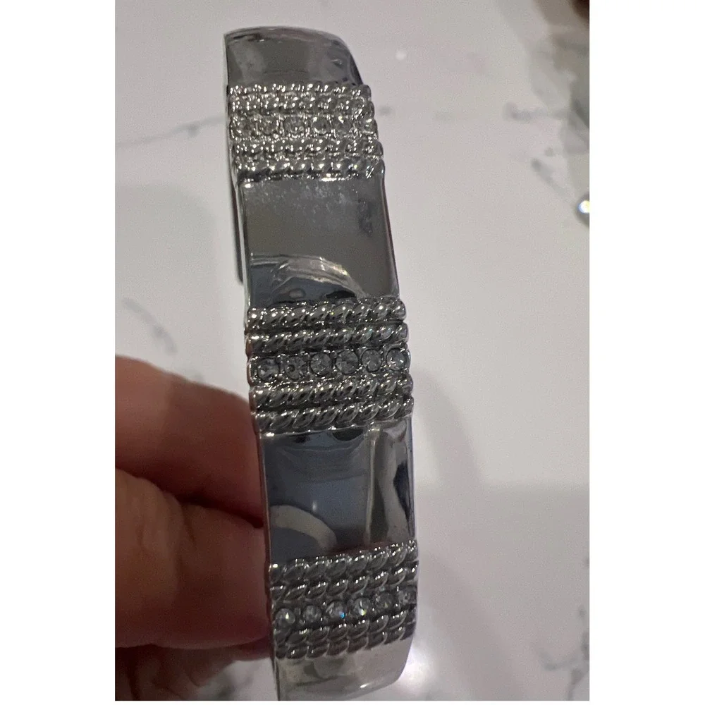 Gold Coast Womens Silver Tone Rhinestone Watch & Bangle Bracelet Set New in Box